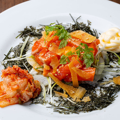 サーモンユッケ