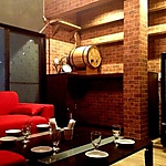 2階にある古城をイメージしたお部屋です。　【塚本 居酒屋 バル ワイン イタリアン 飲み放題 宴会】