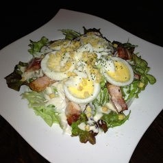 ベーコン乗せシーザーサラダ