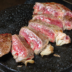 自慢の肉料理は宴会コースで！