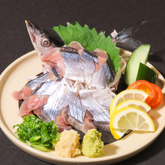 地元鮮魚店から直接仕入れる新鮮素材が味わえる◎地元の方にはもちろん県外からのお客様にも。