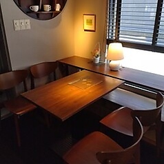 テーブル4名様席