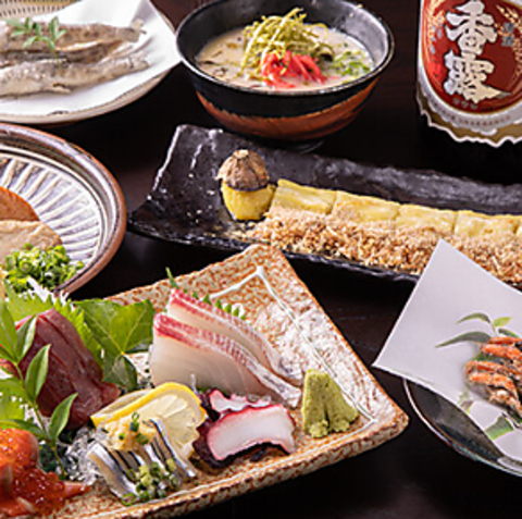 新鮮素材を使った九州家庭料理や刺身を堪能