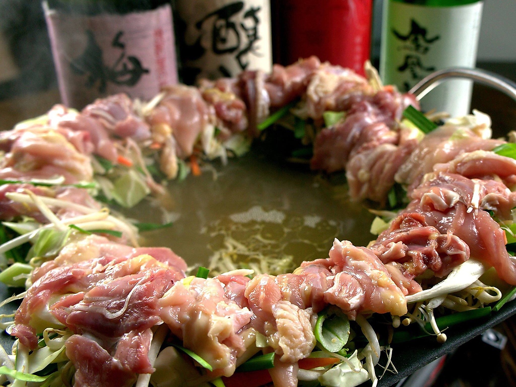 翠翔名物！！翠翔塩鍋！濃厚鶏ガラスープに野菜とお肉を落としながら食べる新スタイル！