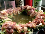 翠翔名物！！翠翔塩鍋！濃厚鶏ガラスープに野菜とお肉を落としながら食べる新スタイル！