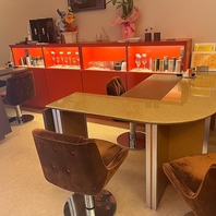 店内は親しみやすいアットホームな雰囲気です。