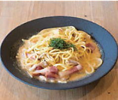 トリュフ香るベーコンとキノコのお醤油クリーム