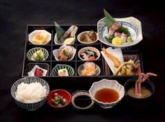魚二堪能 彩り松花堂御膳