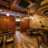 【当店は全席喫煙可能です◎】当店では店内でのお煙草の喫煙が可能となっております。食事中にご自由にご一服を楽しみながら、ごゆっくり当店にてお寛ぎください。