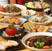 【飲み放題付きのお得なコースをご用意しております！】当店自慢の串カツはもちろん、人気の一品料理や近江牛が堪能できる贅沢なコースをご用意しております♪串カツとおつまみがついた平日限定の早飲みコースや、手軽に楽しめる土曜日限定の1時間飲み放題コースなどもございます！さまざまなシーンでぜひご利用ください。