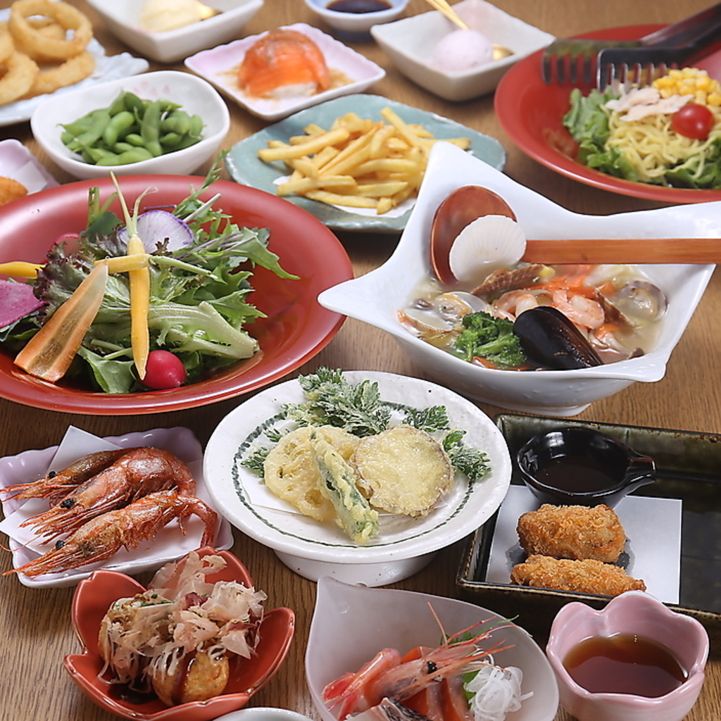 20種類の一品料理は、お造りからおつまみ、サラダ、唐揚げなど様々なお料理をご準備しております。