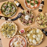 自慢の窯焼きピッツァは生地から全て自家製☆こだわりのピッツァをお楽しみ下さい☆