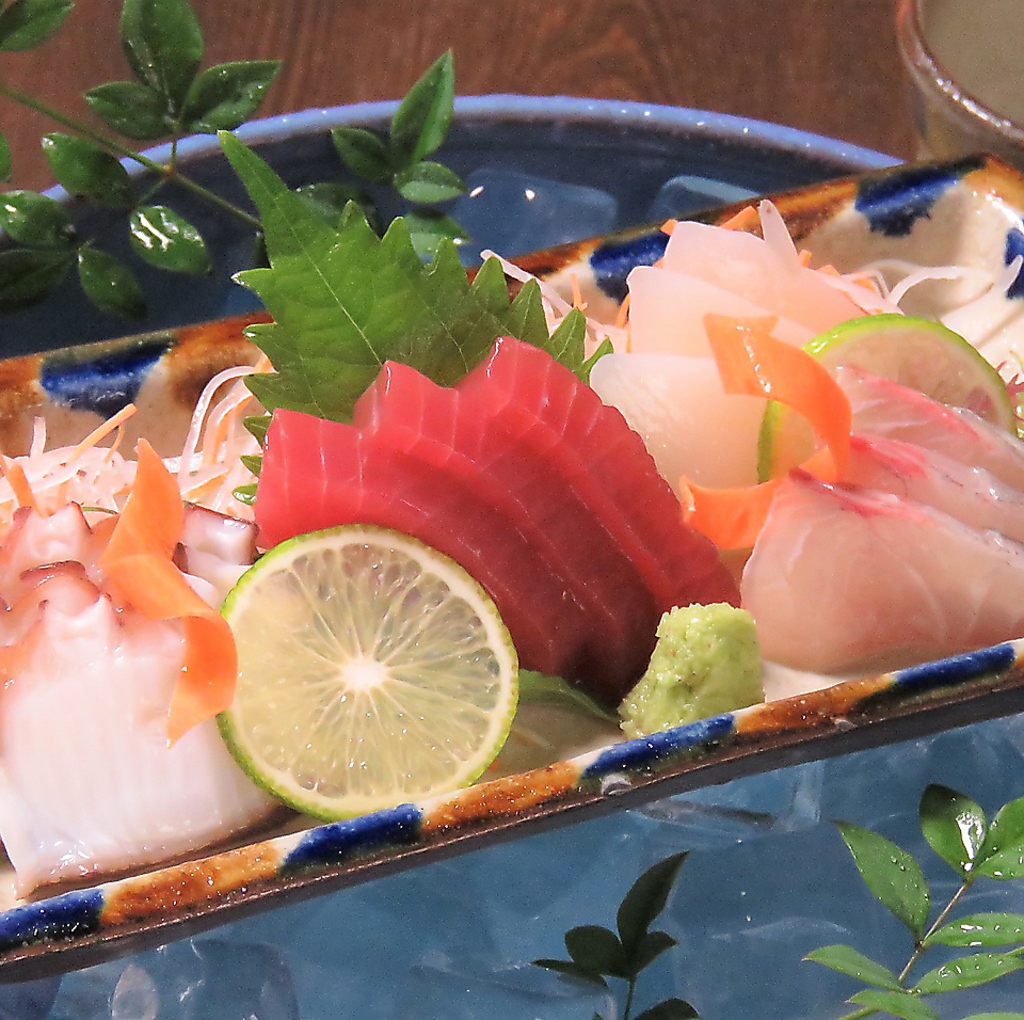 当日仕入れ！！新鮮な鮮魚のお刺身4点盛りが入ったコースもご用意しております！