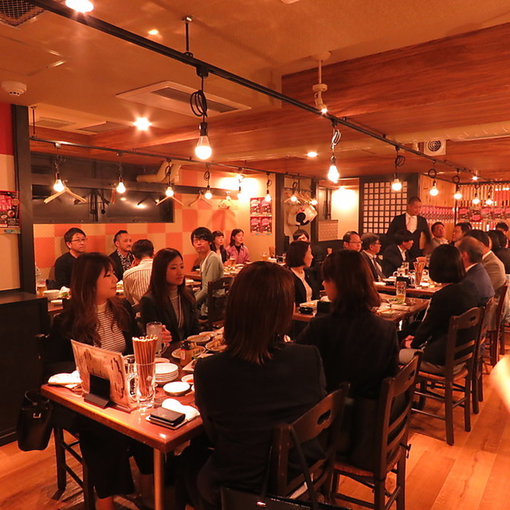 1フロア50名様まで可能なので、大人数でのお集まりにも安心、部分貸し切りも対応できます。