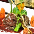 料理メニュー写真 イノシシモモ肉の赤ワイン煮込み　カシス風味