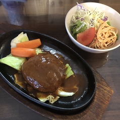 ランチタイムはお得な定食を♪