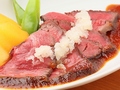 料理メニュー写真&nbsp;極上ローストビーフ　ヒマラヤ黒岩塩