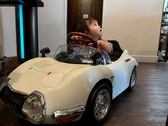 子供が遊べるお車も3台展示