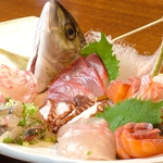 新鮮な魚の刺身、煮物～がっつりお肉系まで、どれもボリューム満点が自慢！
