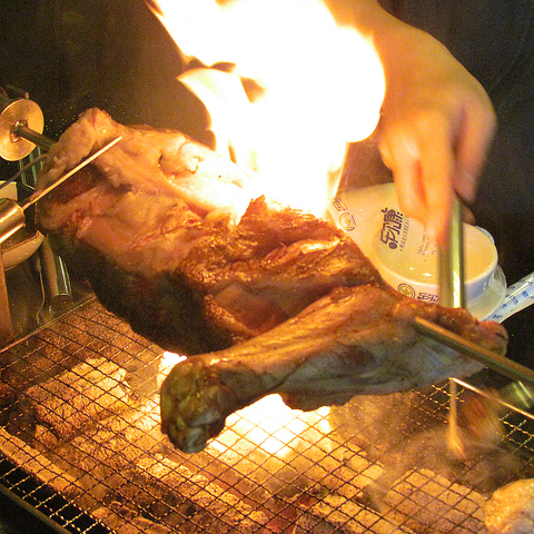 当店自慢の羊の丸焼きや珍しい兎の丸焼きなども◎