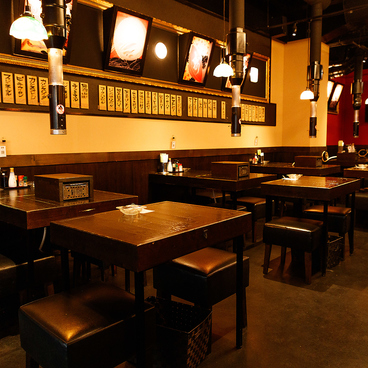 三ツ星大衆酒場 三好食堂 三宮元町店の雰囲気1