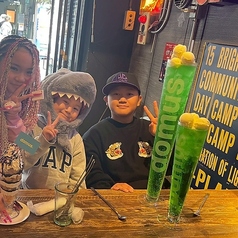 【写真右】エピッククリームソーダ