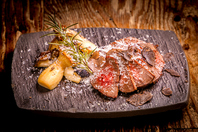 お肉を喰らい尽くす自慢のコース！！