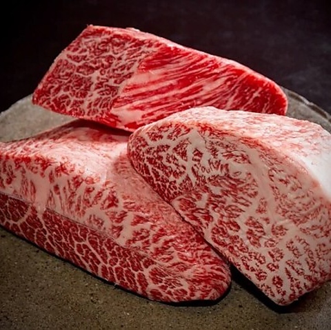 注文ごとに手切りでお肉を提供！焼肉を落ち着いた店内で◎宴会や貸切にも対応します！