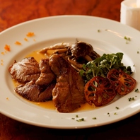 鮪ほほ肉のステーキ-自家製グレイビーソース-