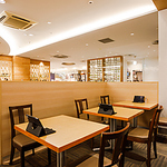 おしゃれな店内！照明も明るすぎず落ち着けます！