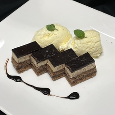 クラシックチョコレートアイスケーキ