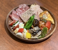 ピザ生地、逸品料理～デザートまで手作りしています◎