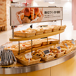 毎日10種類以上の自家製パンを店内パン専用オーブンで焼くので常に焼き立て。
