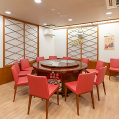 【個室テーブル】個室は10名様～40名様までご利用頂けます。飲み放題付きのコースもご用意しておりますので、普段使いから特別なシーンまでぜひ当店をご利用ください！