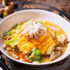 豚肉と生姜の中華あんかけオムライス/チャーシューチェダーオムライス　各