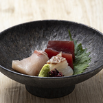 一ふじ 前菜でお造りをお出しします