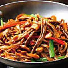 燻製豚肉と干しキノコの干し鍋炒め