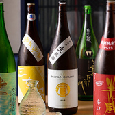 ましろやは日本酒にもこだわります。天麩羅と相性の良い地元三重県の地酒を中心に、全国津々浦々より日本酒を仕入れています。特に三重県のお酒は蔵元さんとの長年の付き合いから、市場には出回らないプレミアム銘柄が入荷することも。出会えたらラッキーかもしれない、本日の銘柄に関してはスタッフにお尋ねください。