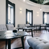 寒い日や肌寒い時間帯に備えて、ひざかけをご用意しております。お客様が快適に過ごせるよう、温かみのある柔らかなひざかけをお使いいただけます。どうぞお気軽にお声がけください。