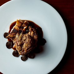 若鶏もも肉と白レバーのロッシーニ トリュフソース