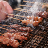 鶏あえずの焼鳥♪しっかりとした肉質ながらも、じゅわ～っと美味しさがお口いっぱいにひろがります・・♪皆様のご来店・ご予約、心よりお待ちしております！