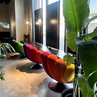 カラフルな映えカウンター席