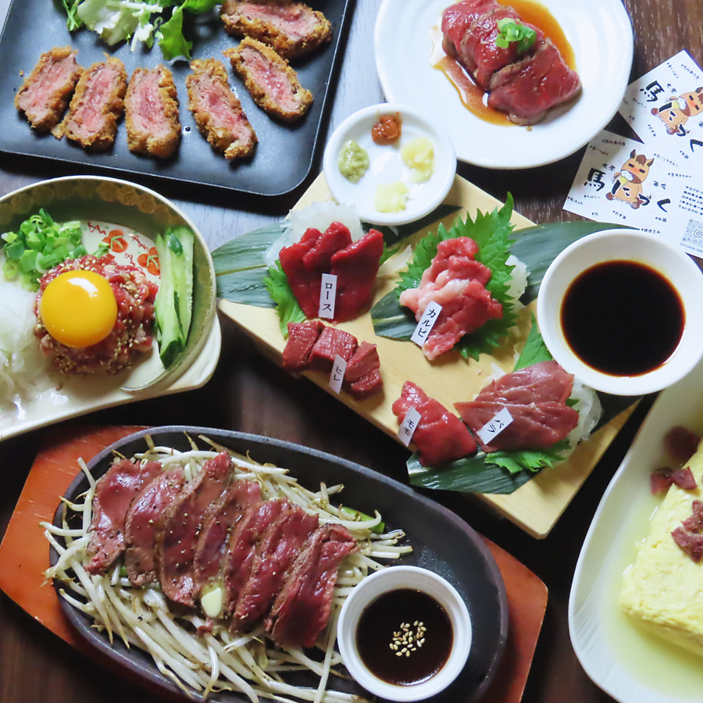 当店ならではの”馬ーい”馬肉料理が楽しめるコースを4000円からご用意。あらゆる宴会に最適です。