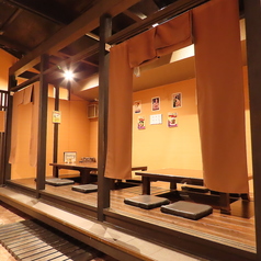 世代を問わずリラックスしてお過ごしいただける掘りごたつ席です♪