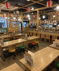 広々としたカウンター席おひとり様でもごゆっくりとお過ごしいただけます！