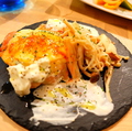 料理メニュー写真 若鶏のモッツァレラオーブン焼き（クリームソース）