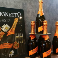 定番から珍しいものまで200種類以上のドリンクメニュー