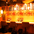【雰囲気が心地良い】気心知れた友人とのサク飲みにも最適なカウンター席。もちろんお一人様も大歓迎です。