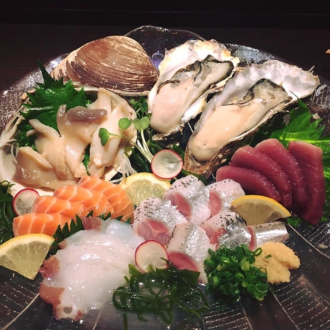 旬の新鮮鮮魚を毎日入荷！青魚と白身は朝どれ直送の最高鮮度！