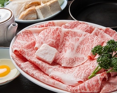 但馬系黒毛和牛（えぞ但馬牛）のすき焼きの写真